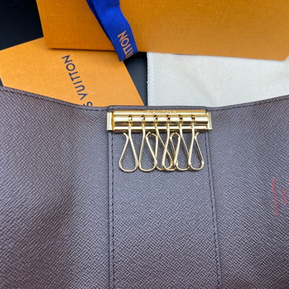 LOUIS VUITTON 6 Key Holder - (Discontinued from Louis Vuitton Website) - NEW! - Picture 7 of 11